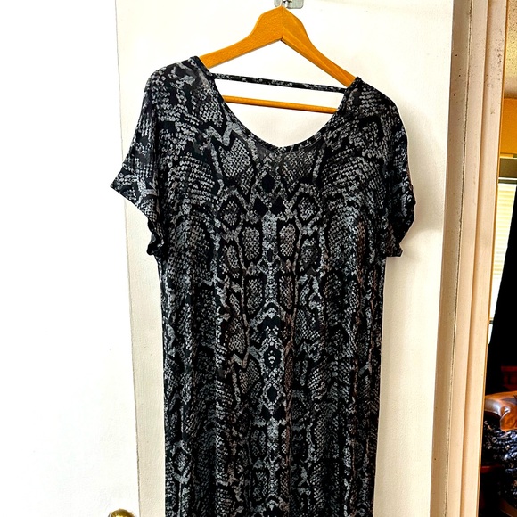 LuLaRoe Dresses & Skirts - LuLaRoe dress.